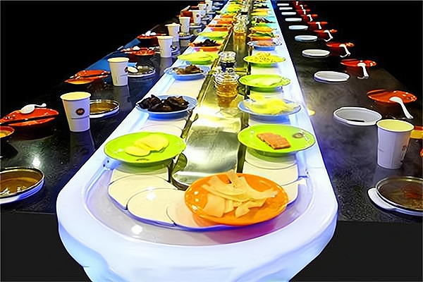 星宇旋轉(zhuǎn)小火鍋 以卓越產(chǎn)品與暖心服務(wù)，打造美食與住宿的融合新體驗(yàn)
